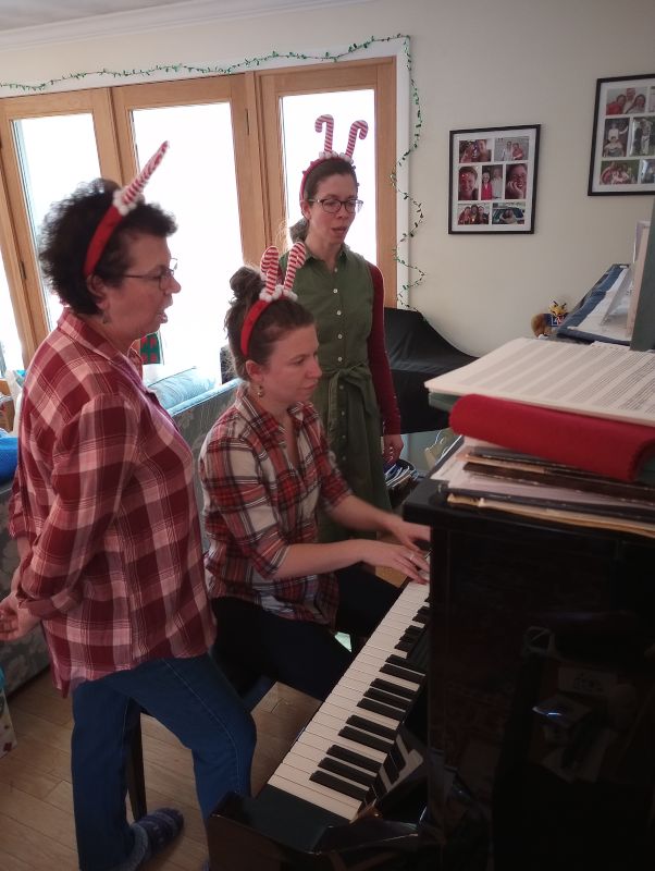 Christmas Carols Around the Piano